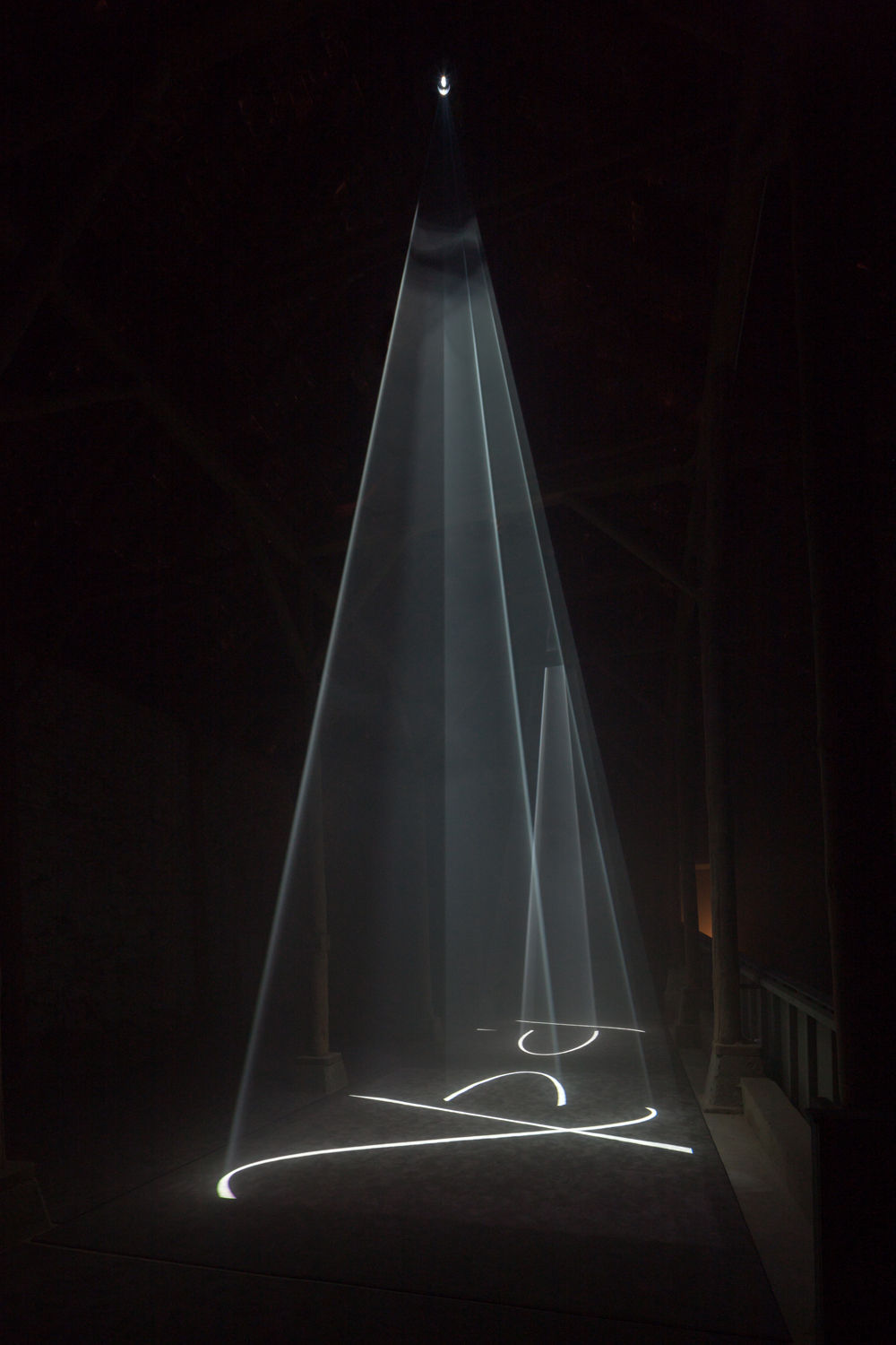 Anthony McCall, Between You and I, 2006
