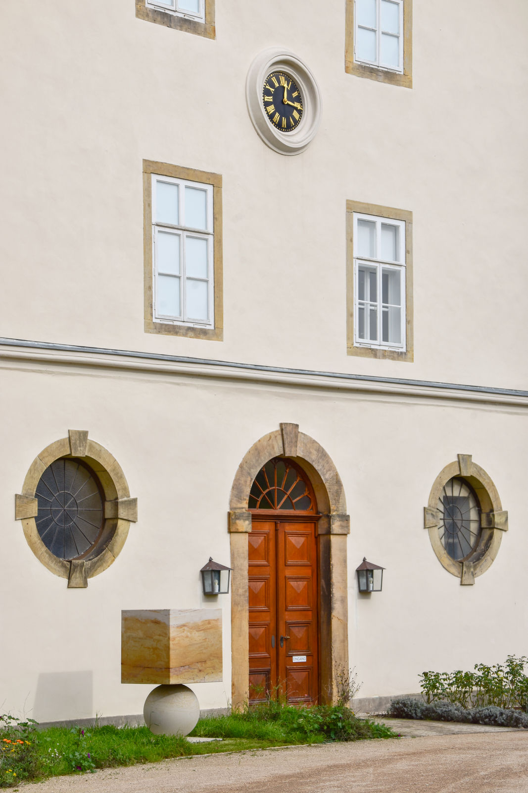 Kris Martin, Good Luck (seeberg sandstone), 2023