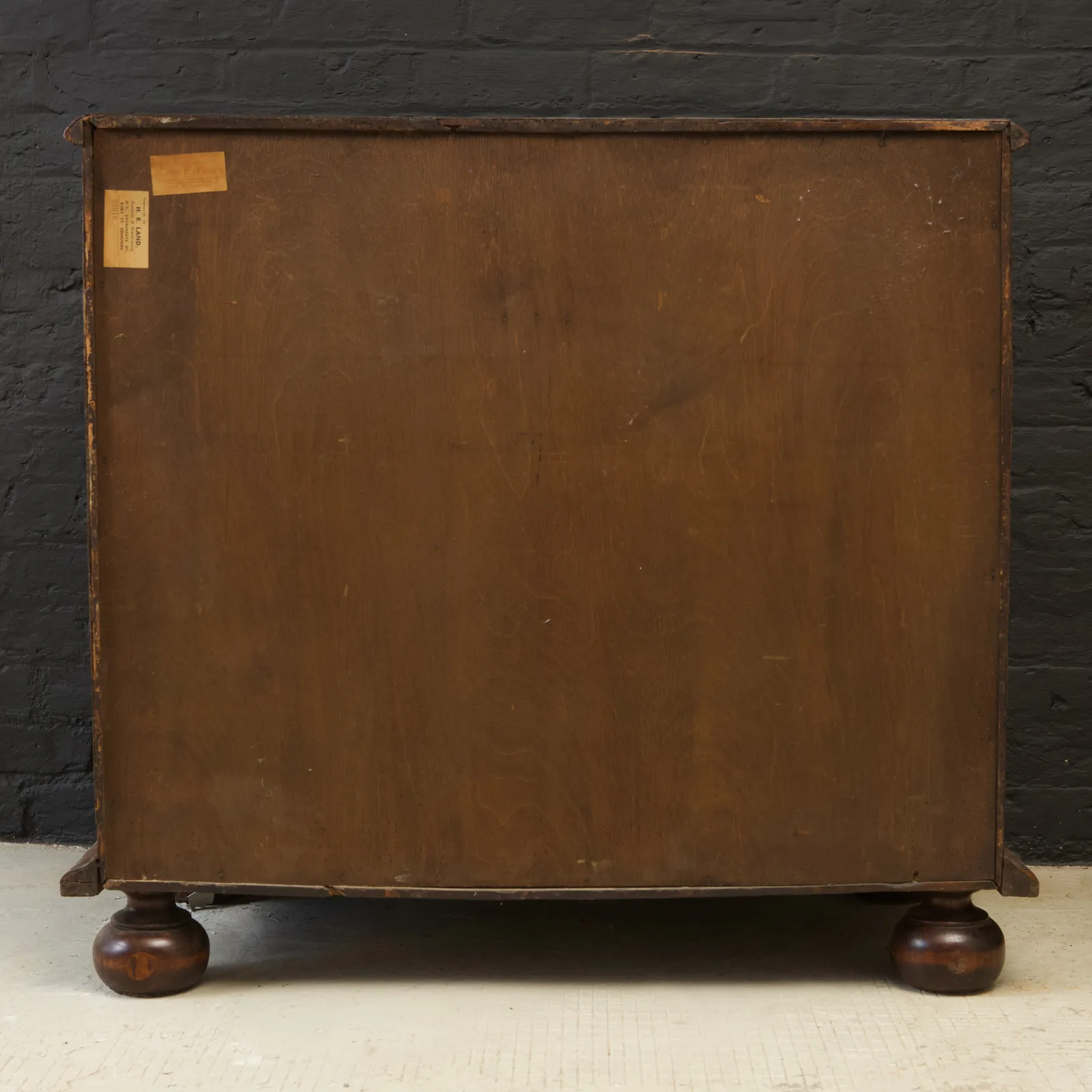 WILLIAM & MARY YEW AND MAPLE CHEST OF DRAWERS