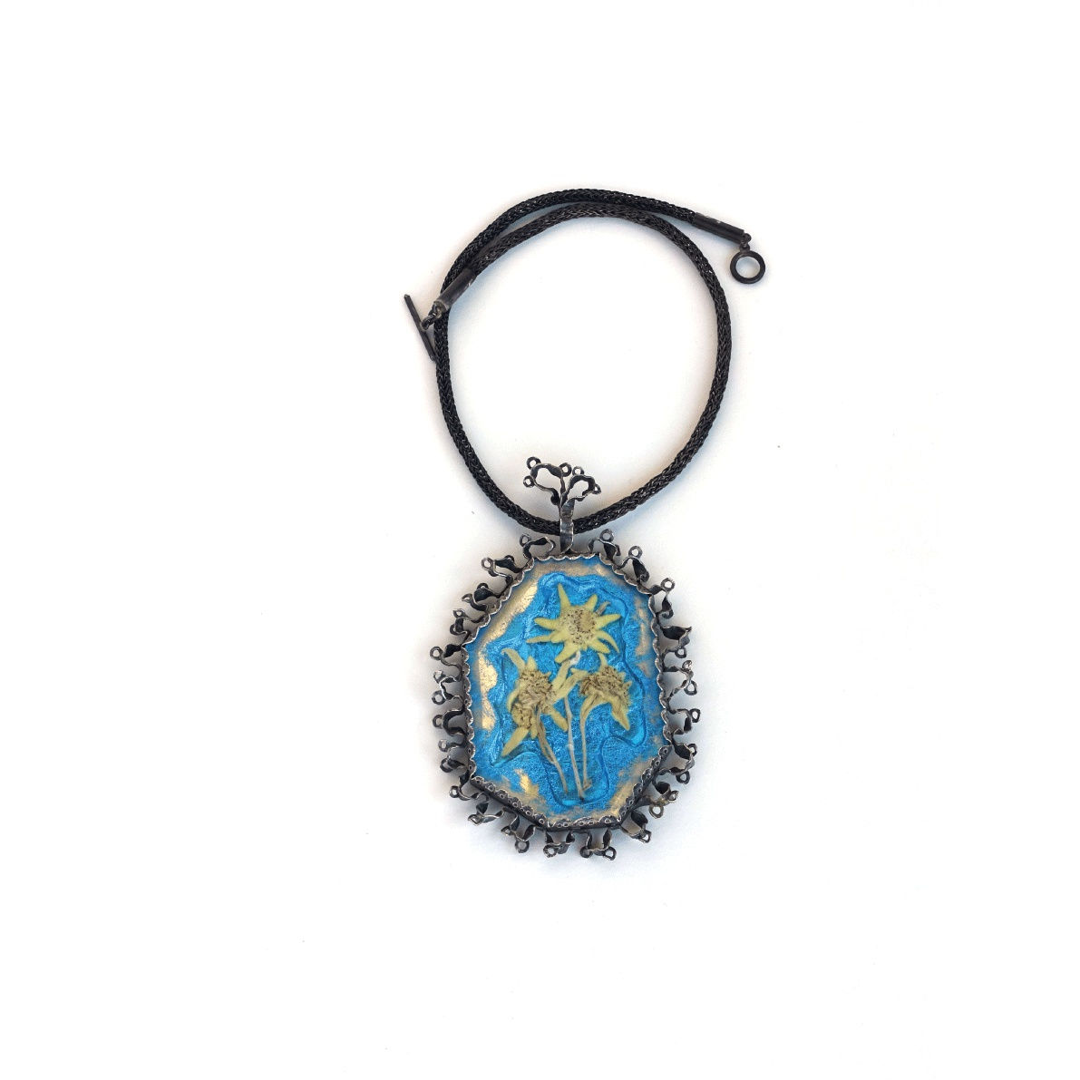 Daniel Kruger, UNTITLED (Necklace), 2021