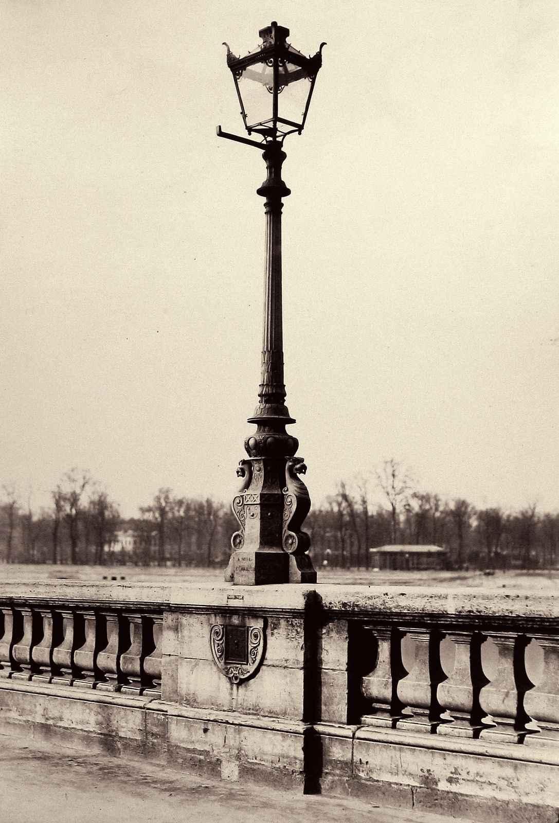 Charles Marville, Candelabre du pont de la Concorde, c.1865