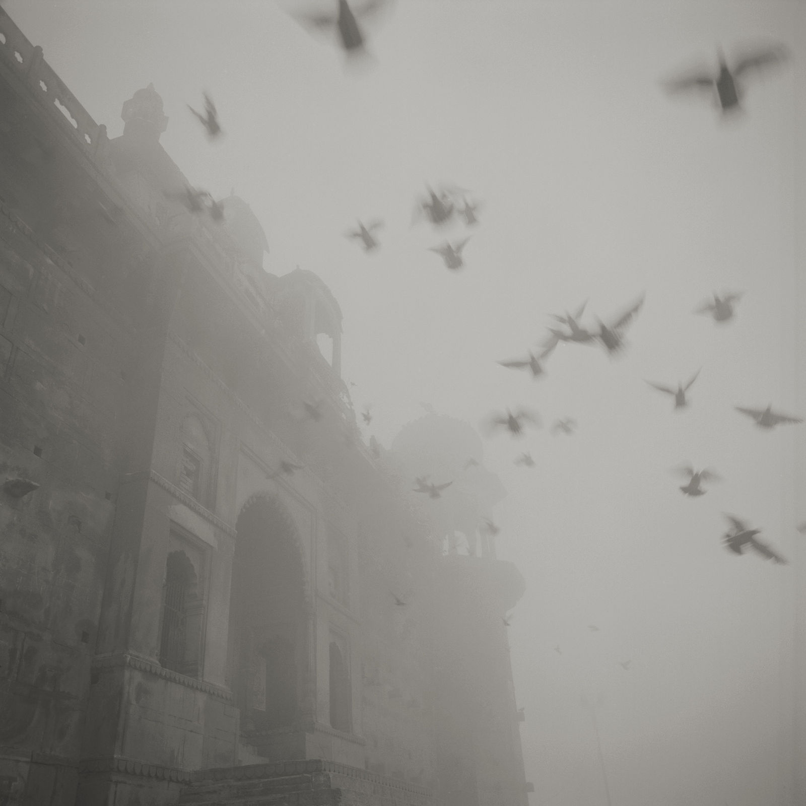 Kenro Izu, Eternal Light 519 #8, Varanasi, India, 2015