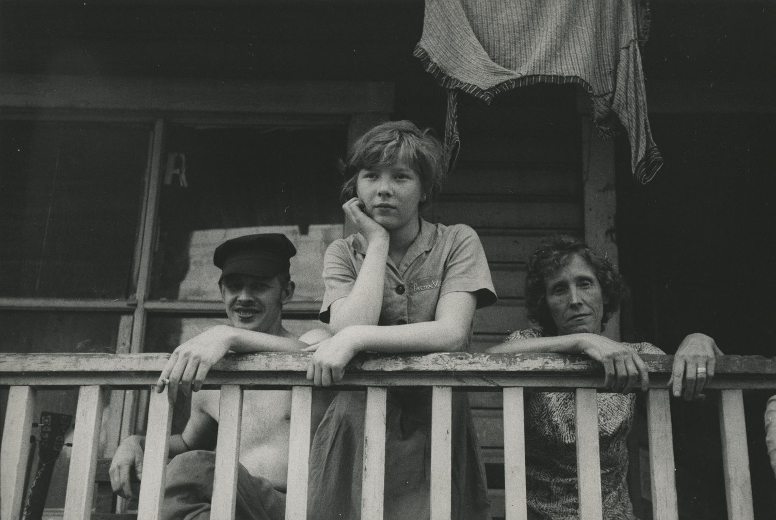 John Cohen, Family on Front Porch, Hazard, 1959