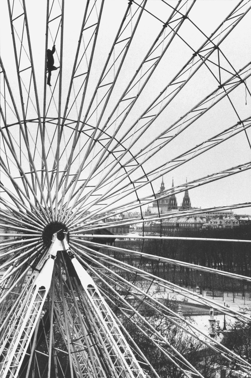 Martine Franck, Tuileries Gardens', Paris, 1985