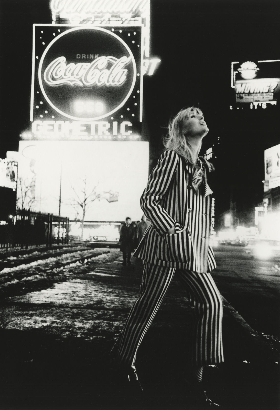 Steve Schapiro, Nico in Times Square, New York, 1965