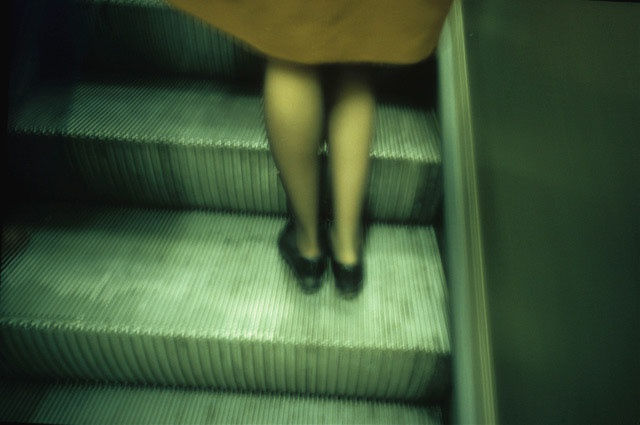 Dolorès Marat, Dolorès Marat, Les jambes et le manteau rouge, Paris, 2000