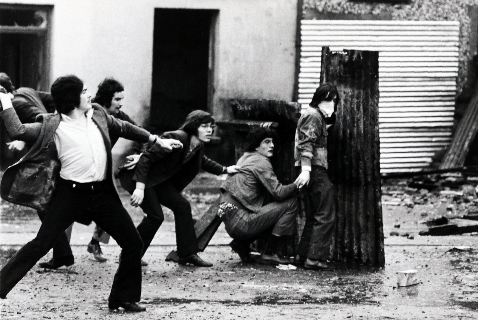 Don McCullin, Attacking Army, Londonderry, Northern Ireland, 1971
