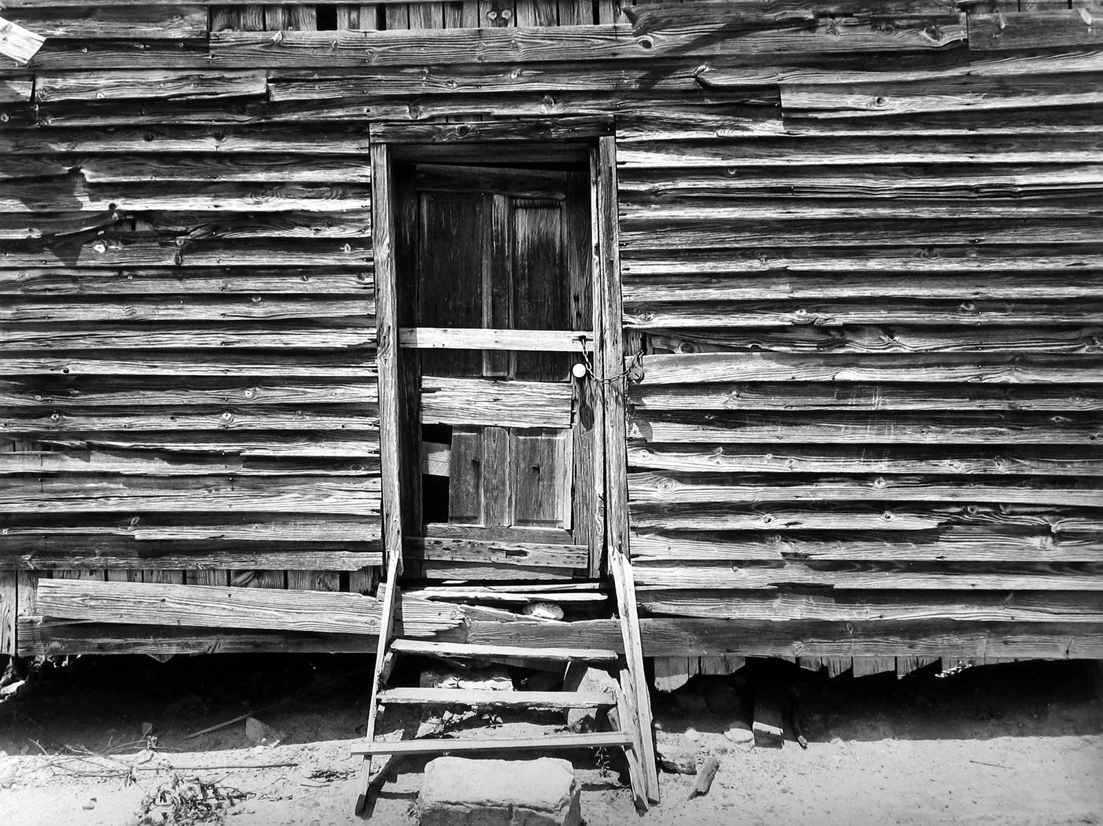 Marion Post Wolcott, Front of old Negro School house, Greene Co., Georgia., May 1939