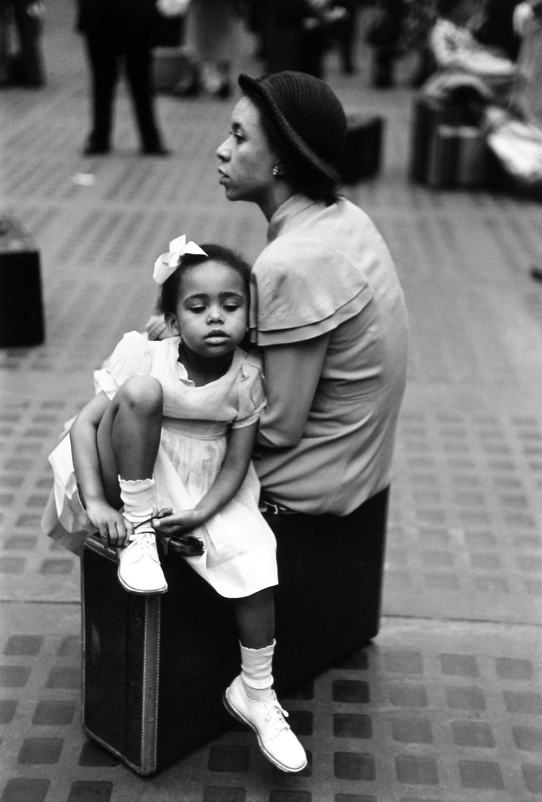 Ruth Orkin, Mother and Daughter, Penn Station, 1947