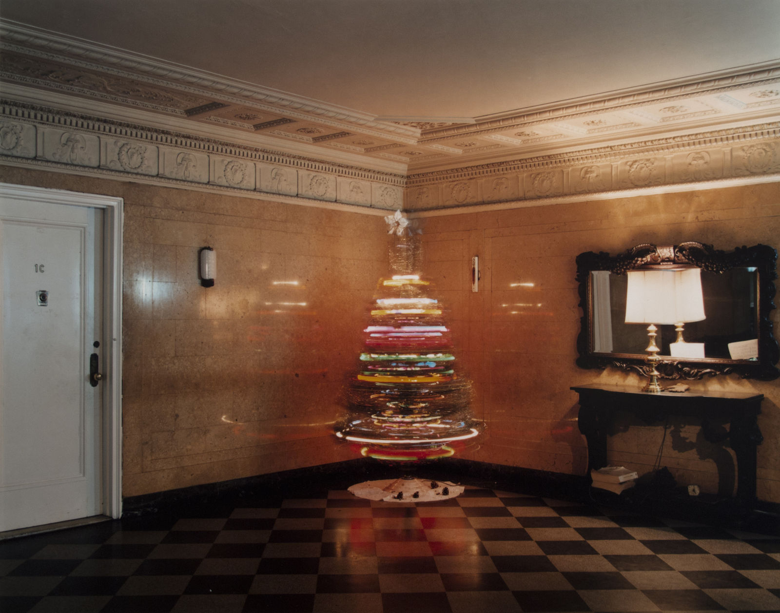 Joel Meyerowitz, Spinning Christmas Tree, New York, 1977