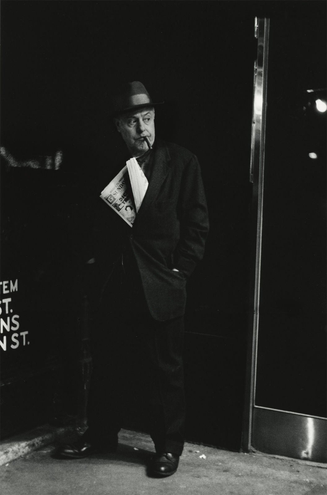 Larry Siegel, Man with Newspaper, New York, 1959