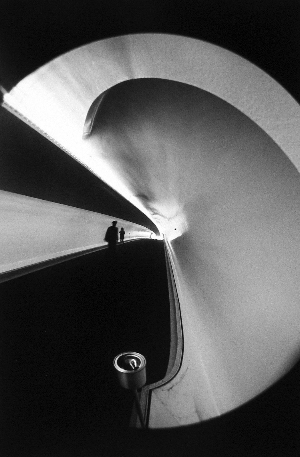 Bedrich Grunzweig, Kennedy Airport, 1964