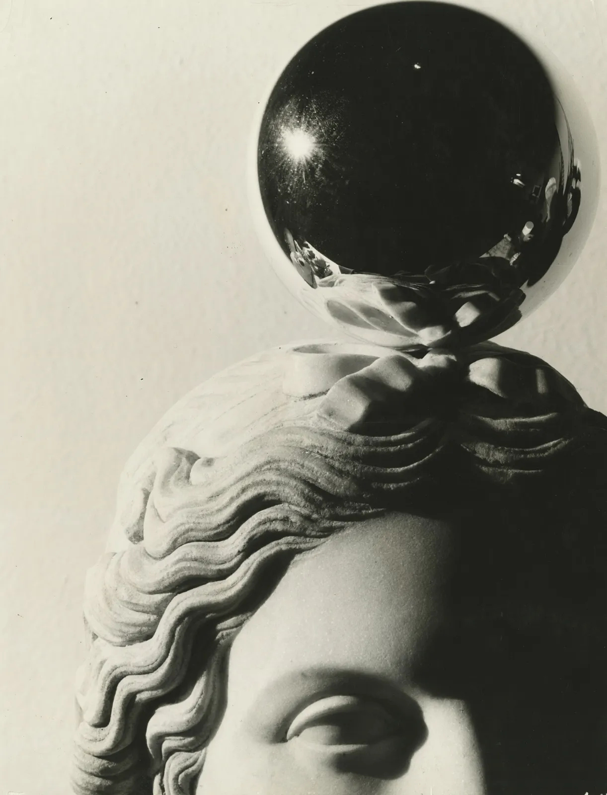 Leslie Gill, Composition with Globe and Head, c.1939