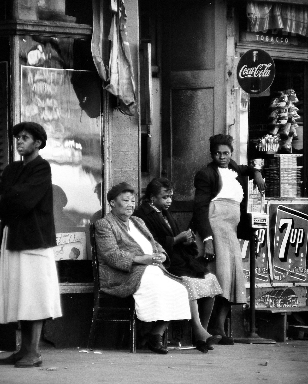 Gordon Parks, Harlem Rooftops, 1948