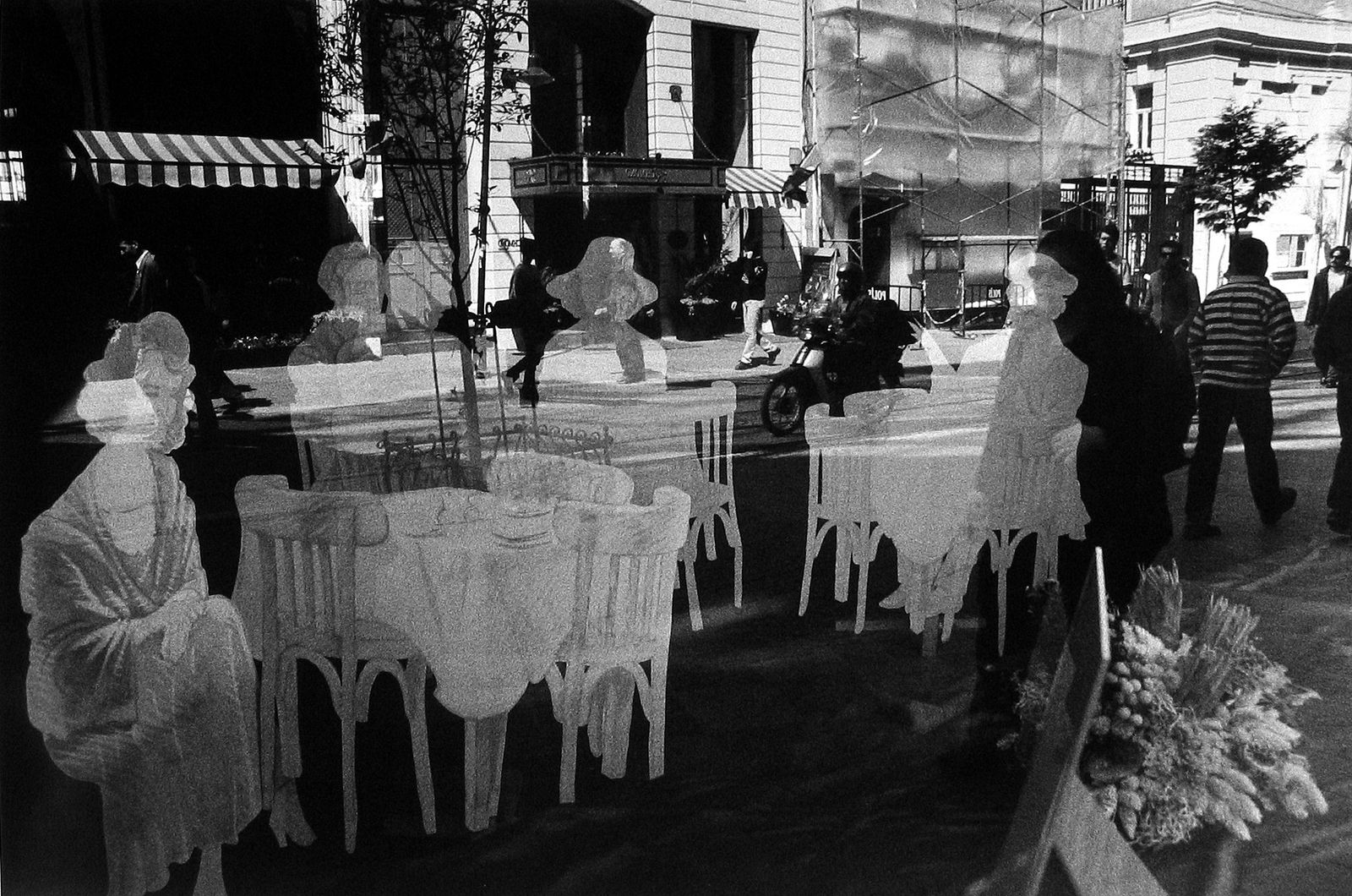Judy Glickman Lauder, Storefront, Istanbul, Turkey, 2002