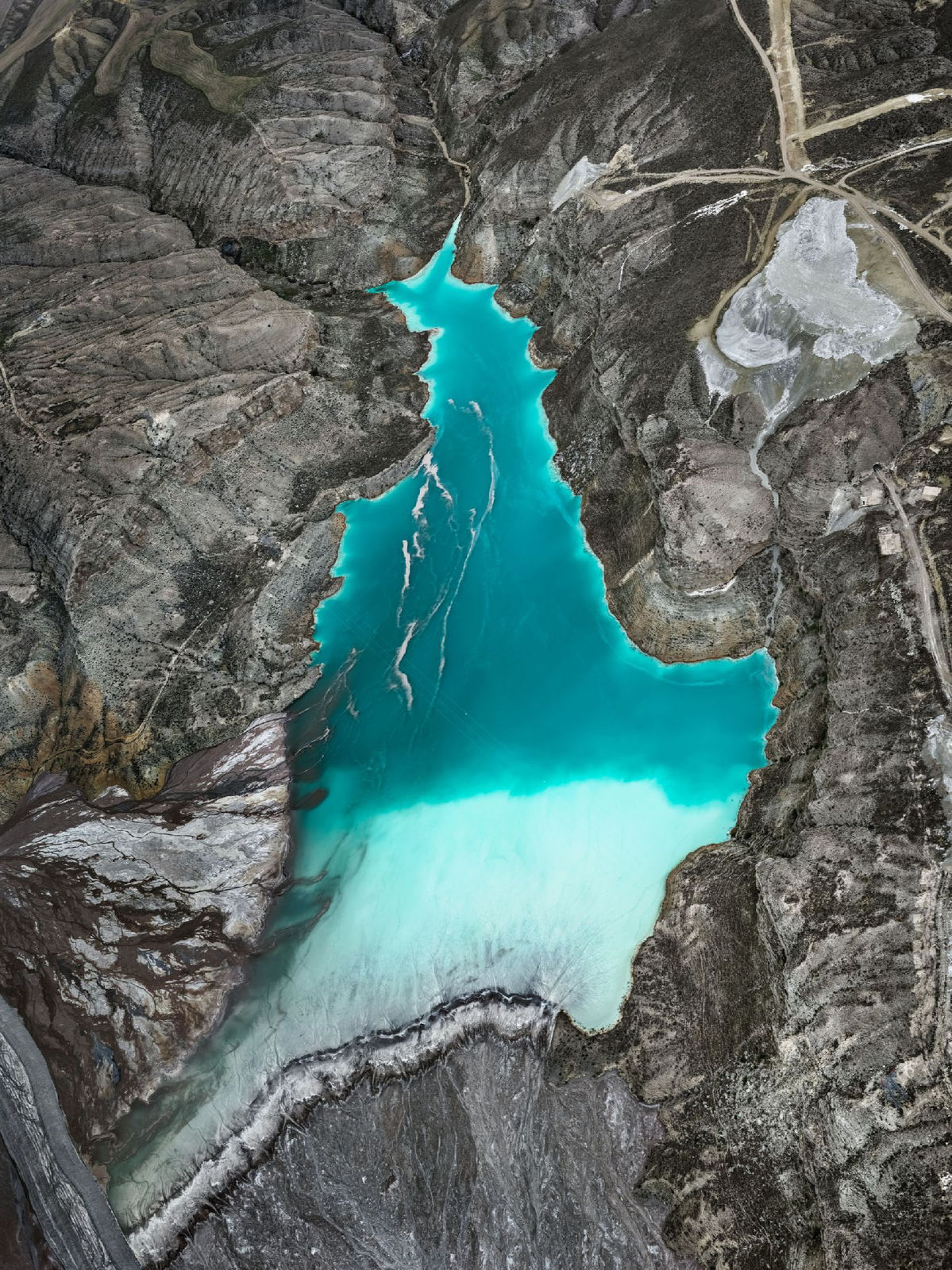 Edward Burtynsky, Çayırhan Coal Mine Tailings #1, Nallıhan District, Ankara Province, Central Anatolia, Türkiye, 2022