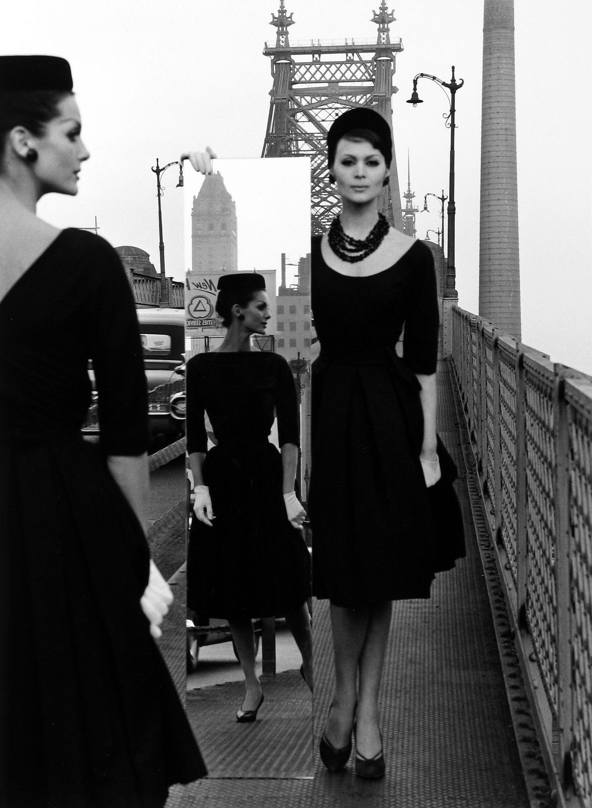 William Klein, Anne St. Marie + Isabella + Mirror, Queensborough Bridge, New York, 1962