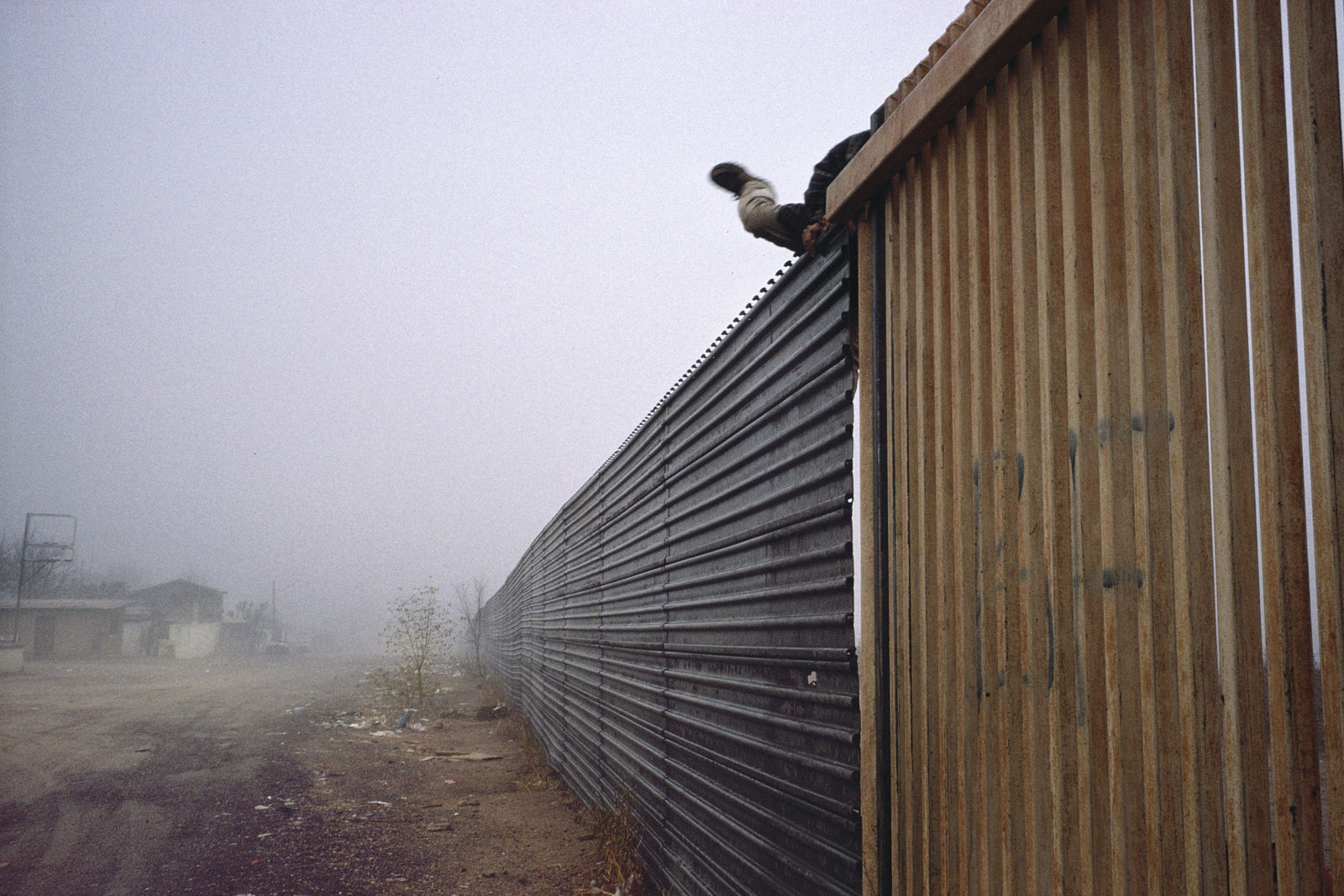 Alex Webb, Agua Prieta, Mexico, 2001