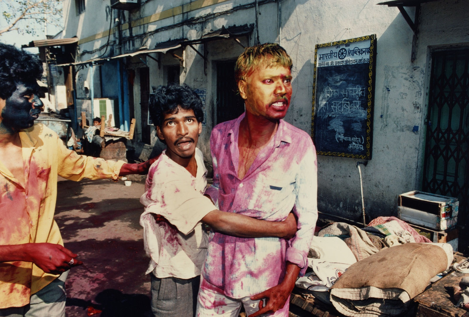 Raghubir Singh, Holi Revellers, Bombay, Maharashtra, 1990