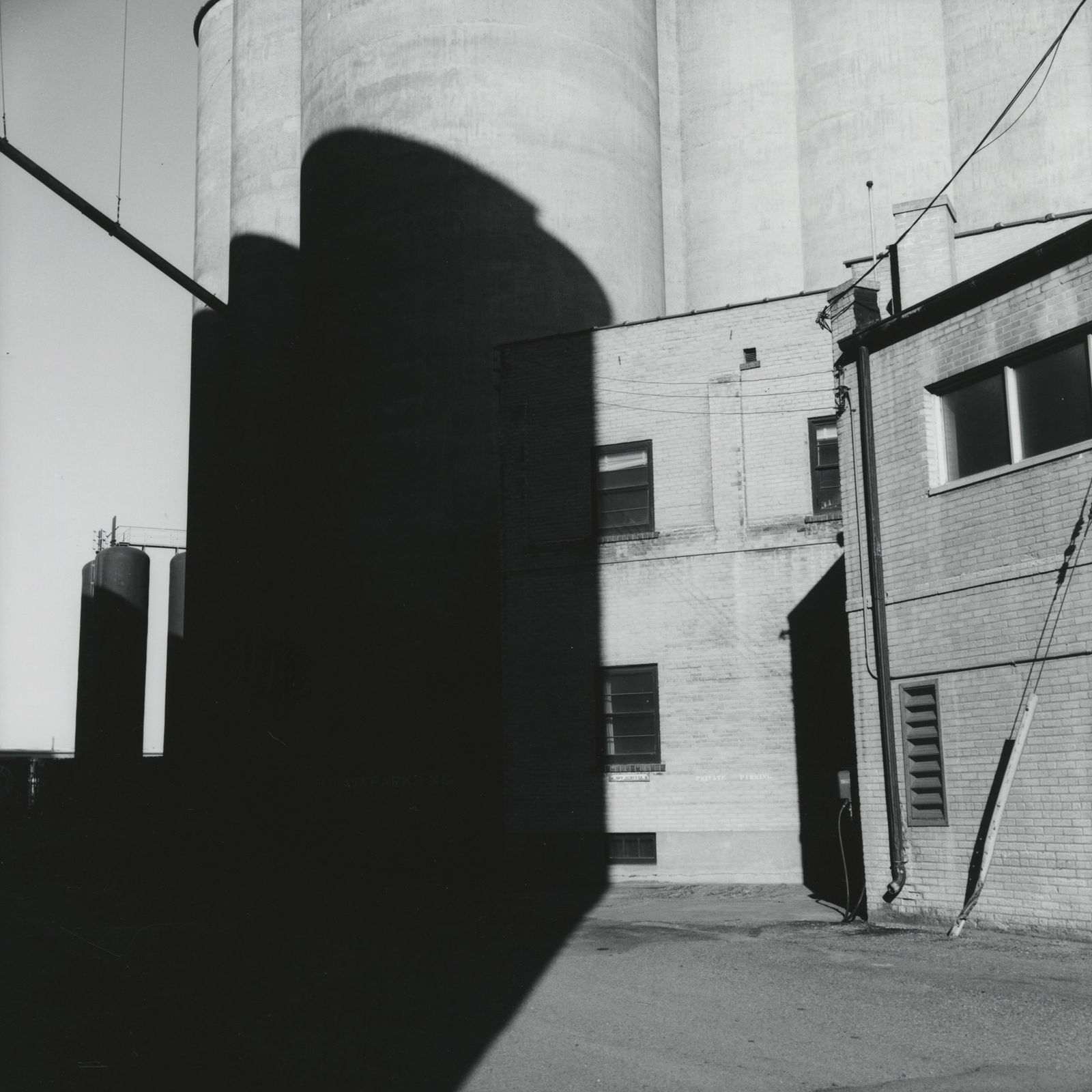 Frank Gohlke, Grain Elevators, Minneapolis - Series I #5, 1973