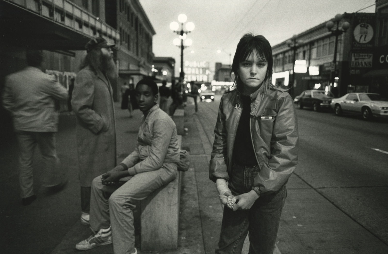 Mary Ellen Mark, Tiny on Pike Street, 1983