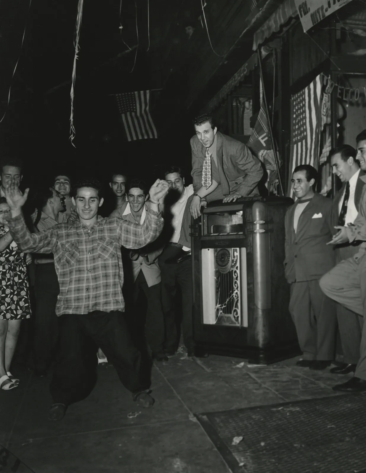 Weegee, Celebration End of War, 1945