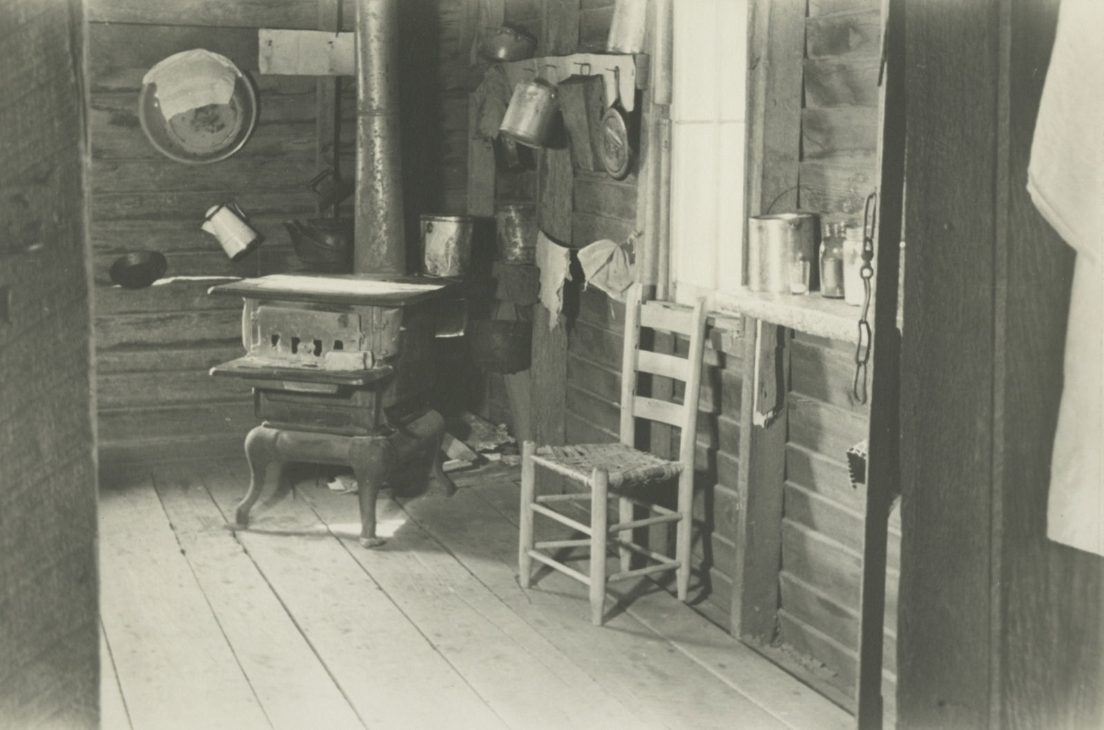 Walker Evans, Kitchen in Floyd Burroughs's Home, Hale County, Alabama, 1936