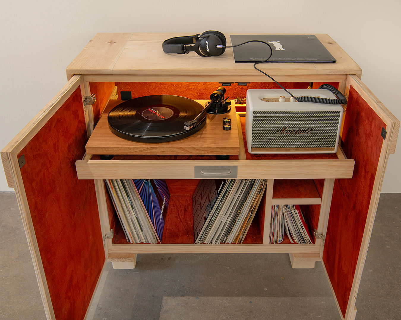 MOMENTUM ORIGINALS, ART VINYL, 2024