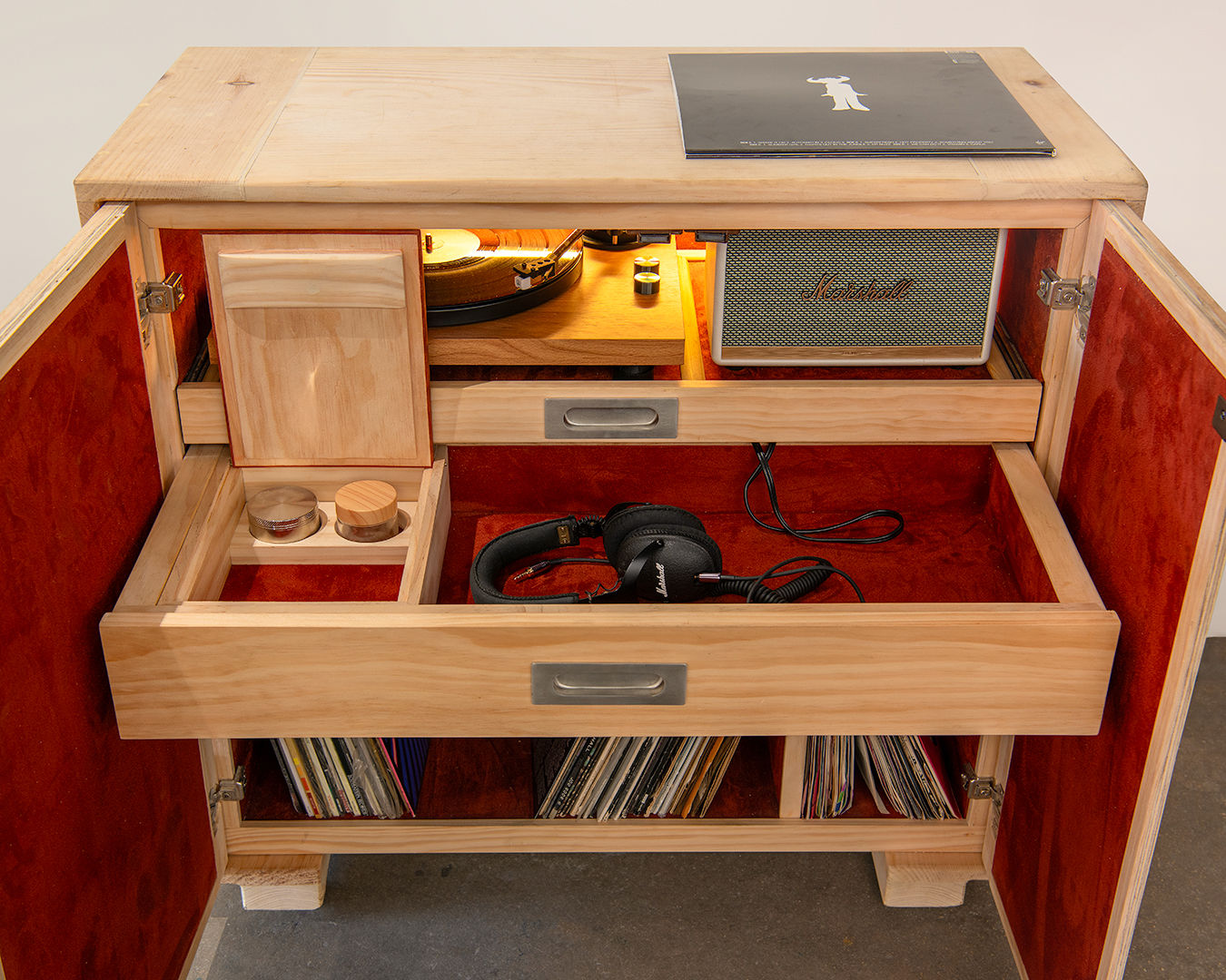 MOMENTUM ORIGINALS, ART VINYL, 2024