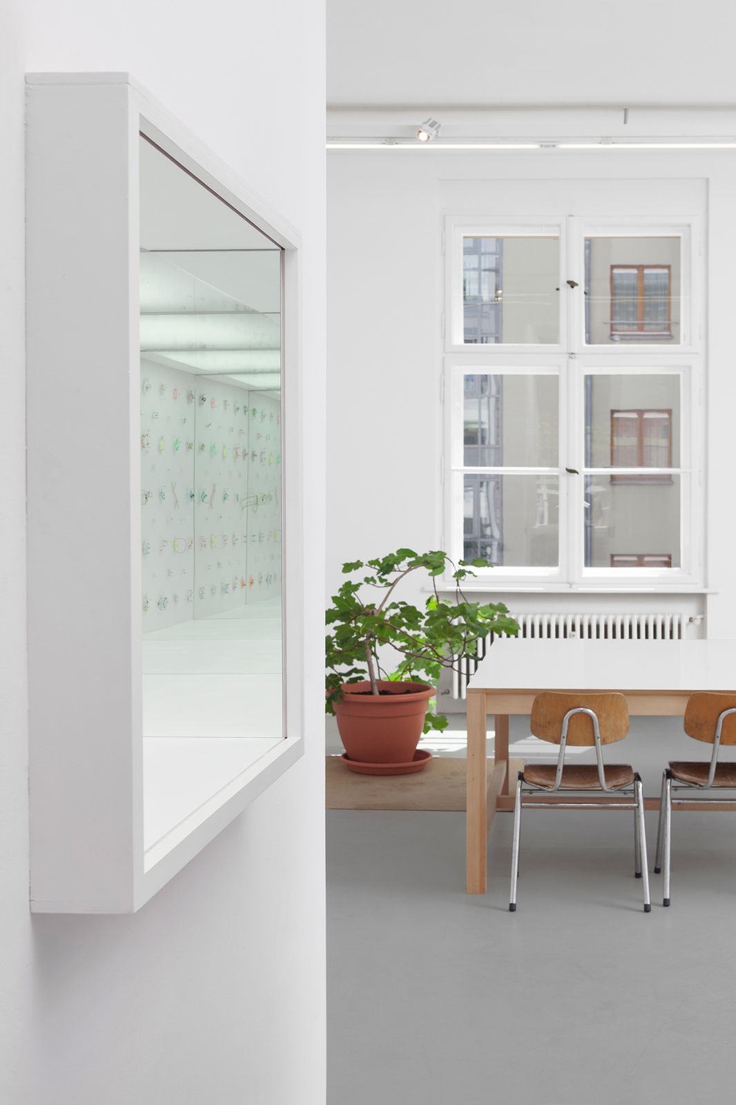 Yuken Teruya, Monolpoly Money Exhibition view in Würfel at Bar Am, Berlin, 2020