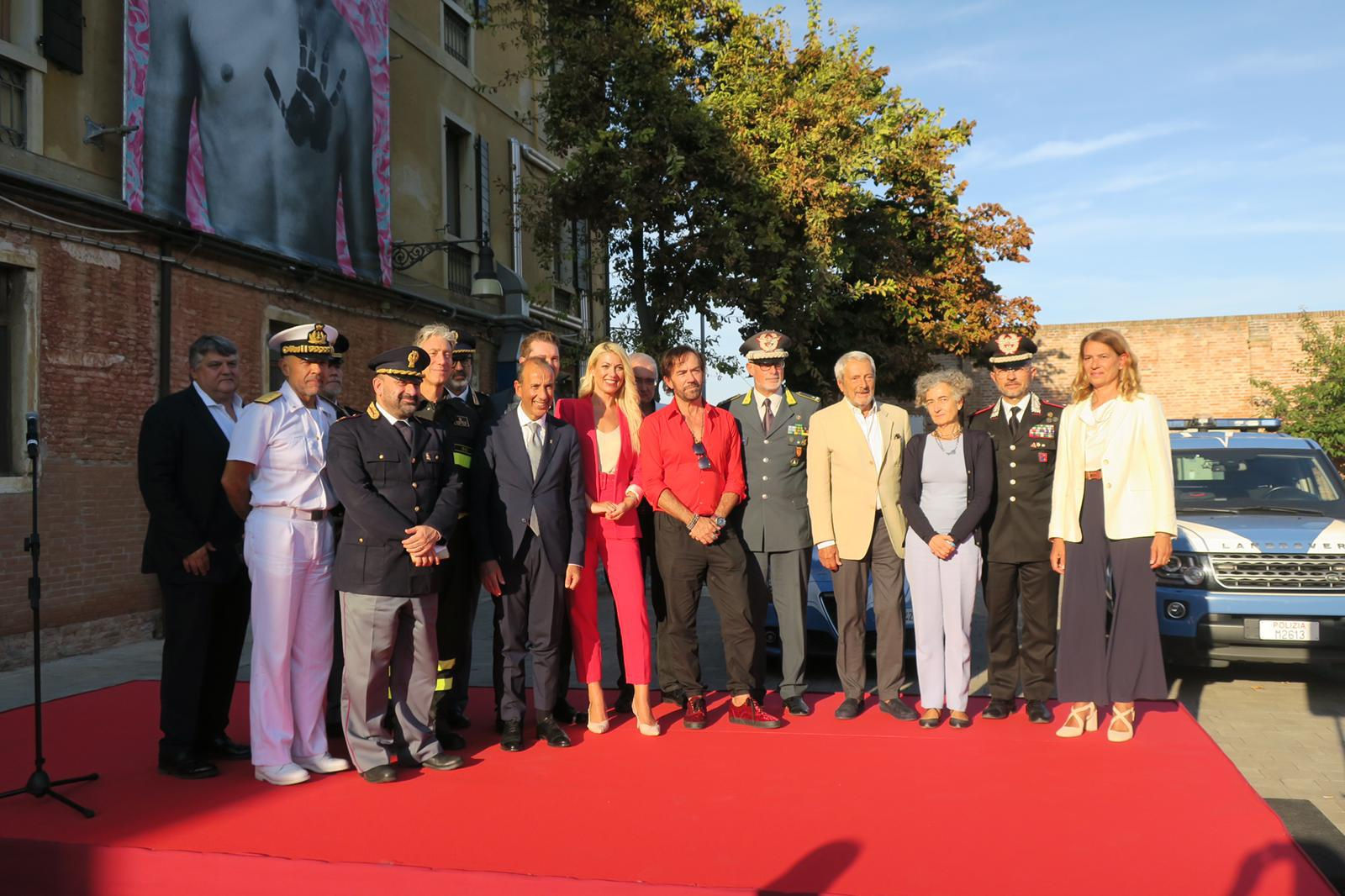 The inauguration of Linea Interrotta in the presence of local authorities