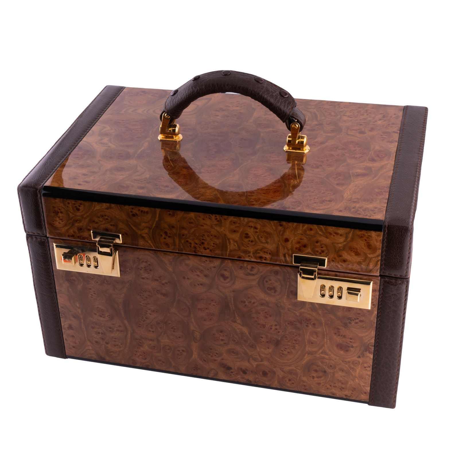 A fitted travelling jewellery casket