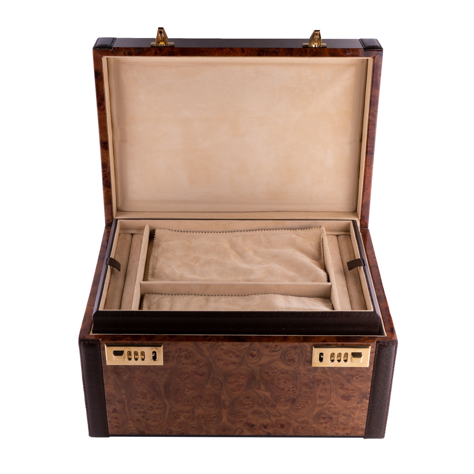 A fitted travelling jewellery casket