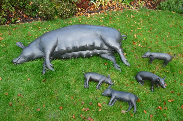 Dido Crosby, Black Sow and Piglets