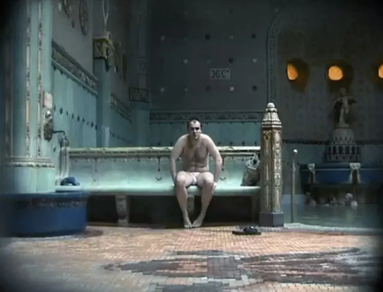 Katarzyna Kozyra 卡塔姿娜·科兹拉, Men’s Bathhouse《男澡堂》, 1999, five-channel video installation (colour), synchronized loop, 4:3 PAL, 8'29' (four-channel in an octagon), 5'00'...