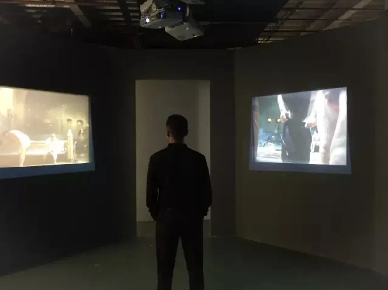 Installation View of Men's Bathhouse at Ming Contemporary Art Museum, Shanghai, 2016 《男澡堂》在明当代美术馆场景照，上海，2016