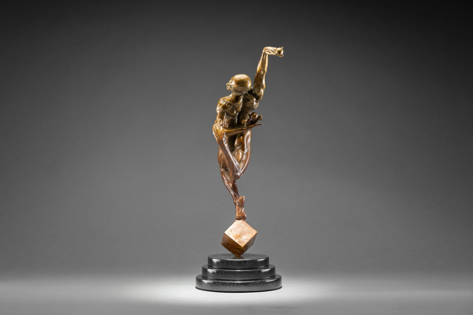 Richard MacDonald, Leap of Faith, Atelier Gold , 2022