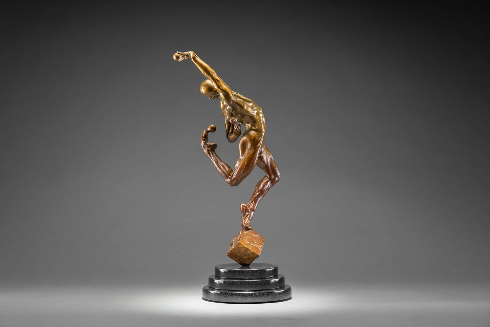 Richard MacDonald, Leap of Faith, Atelier Gold , 2022