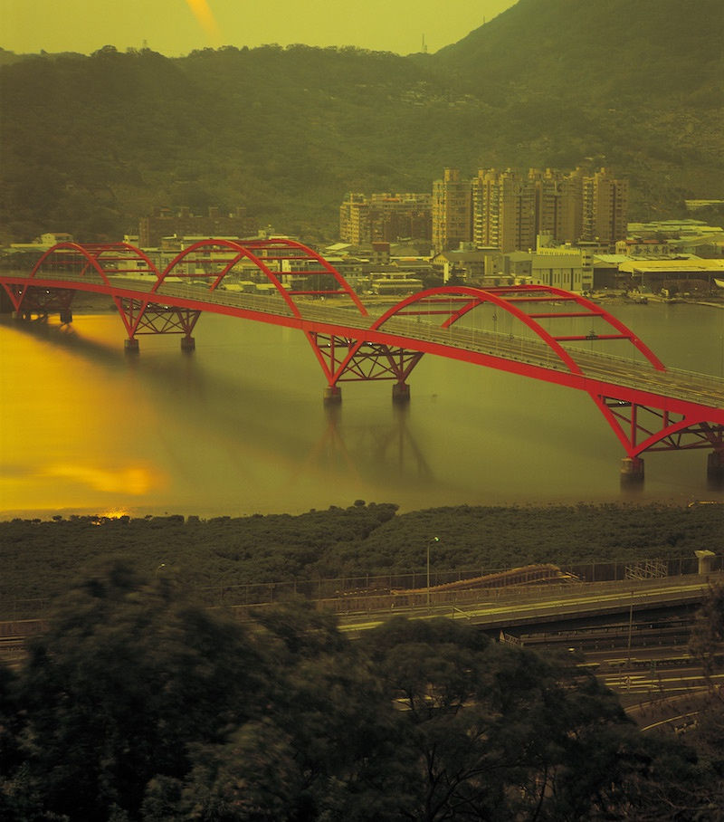 Long Time Exposed Landscape, created in 2004. Courtesy of Wu Chi-Tsung Studio.