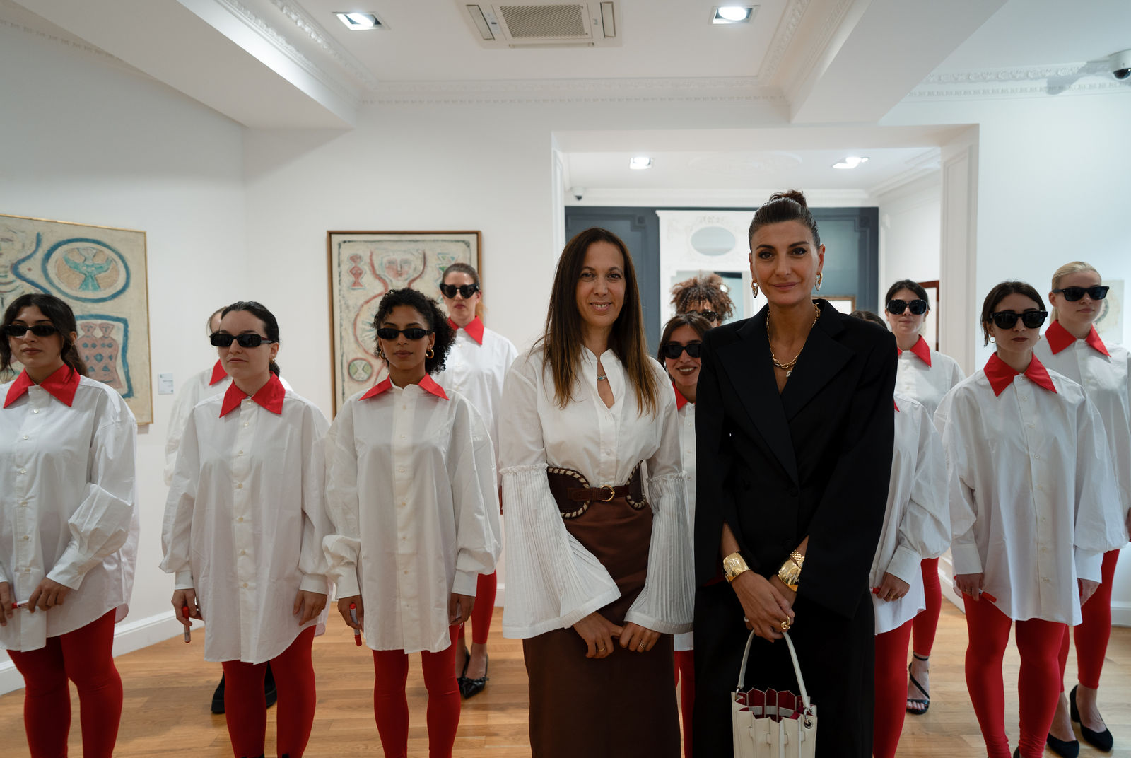 The girls of Sorbonne Nouvelle - Master of Franco-Italian Cultural Industry for the performance "Red collar" by Sara Battaglia during Massimo Campigli's opening at Maggiore g.a.m. together with Alessia Calarota and Giovanna Englebert Battaglia | © Maggiore g.a.m. and Sara Battaglia