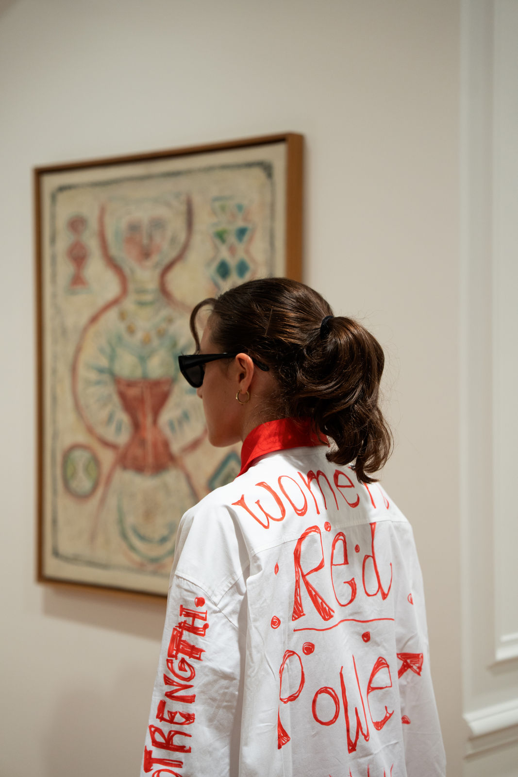 The girls of Sorbonne Nouvelle - Master of Franco-Italian Cultural Industry for the performance "Red collar" by Sara Battaglia during Massimo Campigli's opening at Maggiore g.a.m. | © Maggiore g.a.m. and Sara Battaglia