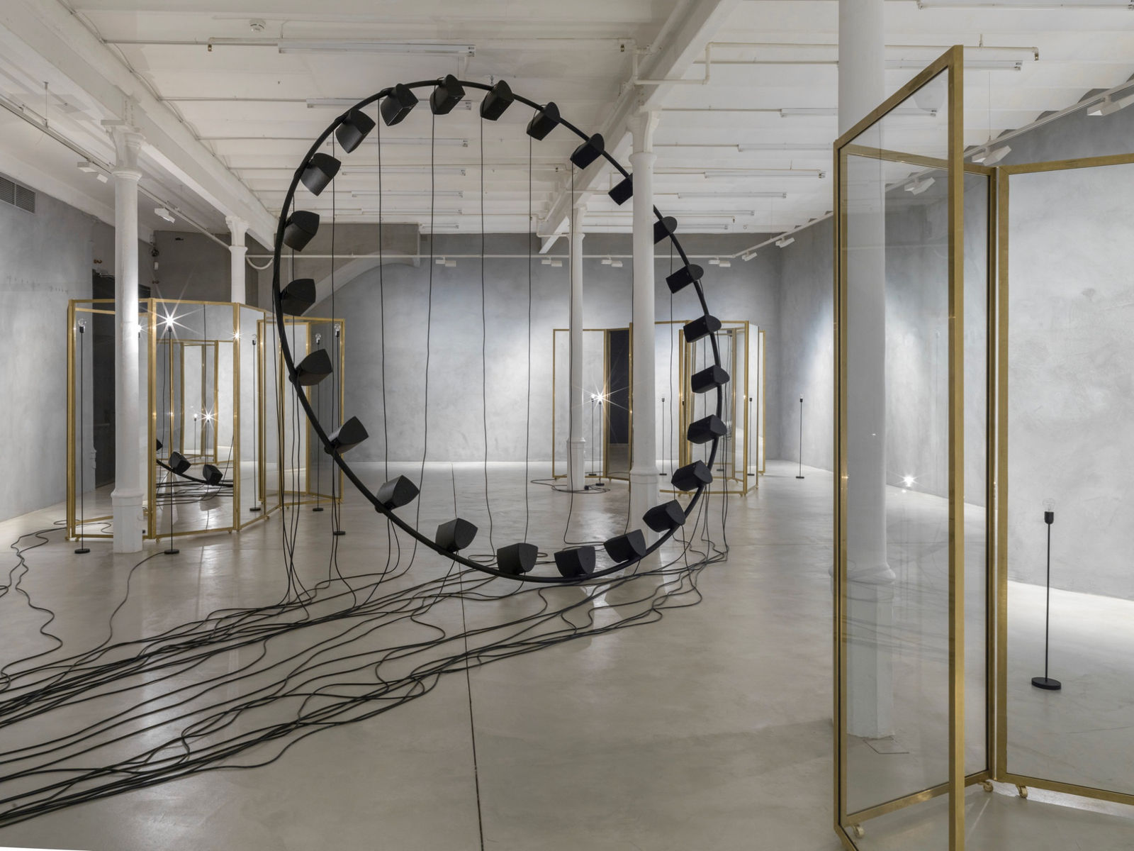 Alicja Kwade Installation view: Glances, Blueproject Foundation, Barcelona, 2018 Photos: Roman März