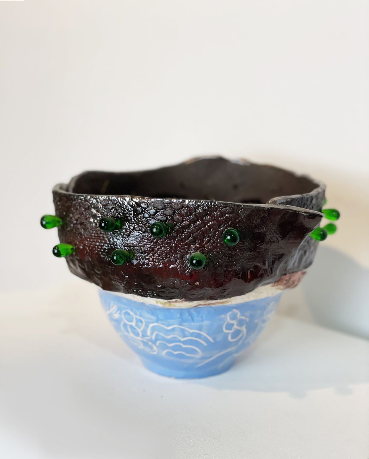 Concha Ybarra, Vasija con Cuentas, 2023