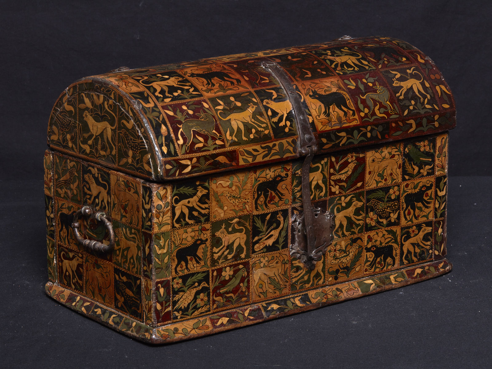 Barniz de Pasto Chest, 17th century