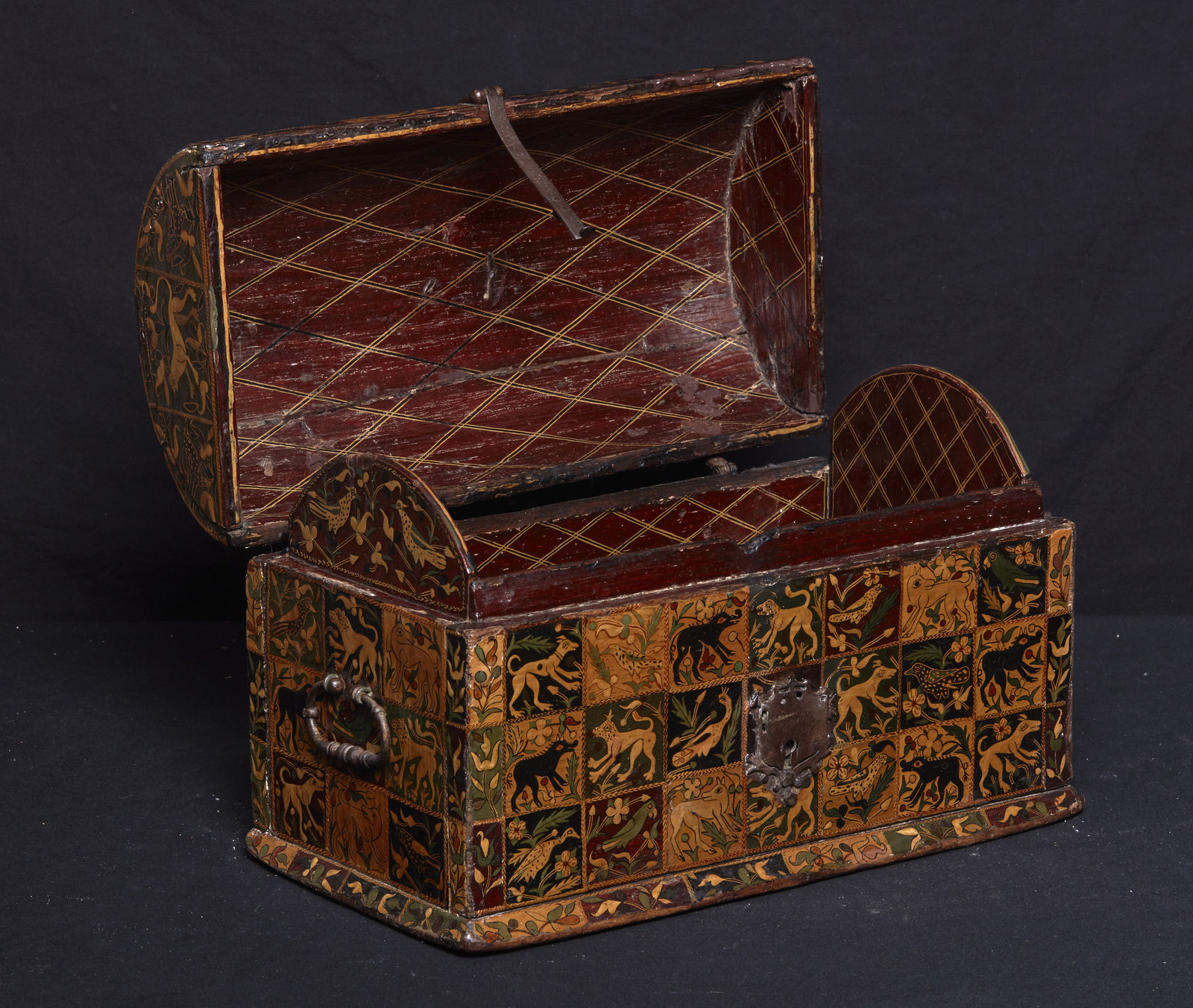 Barniz de Pasto Chest, 17th century