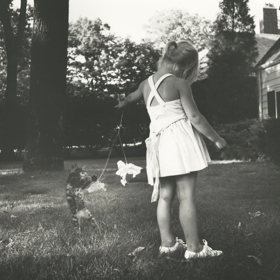 Vivian Maier, PF121310, Untitled, Chicago, IL, June 1971, Girl with Cat