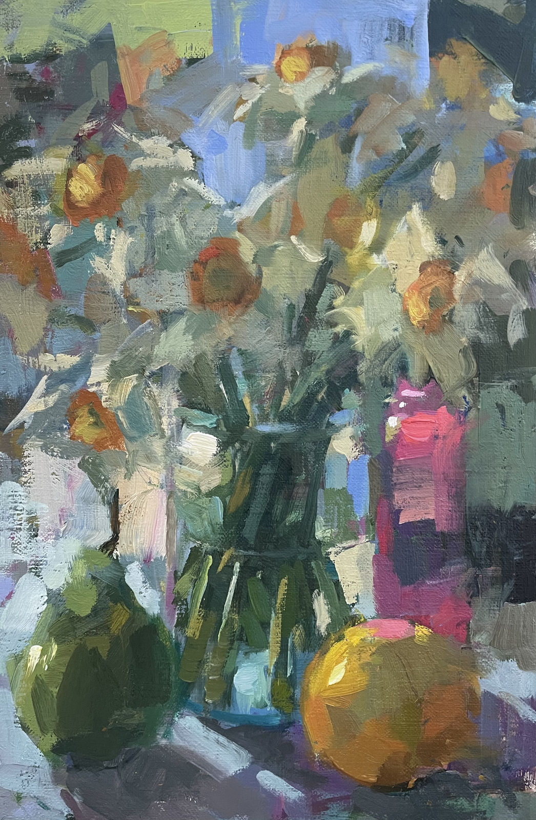 Nia MacKeown, Pink bottle and daffodil , 2023