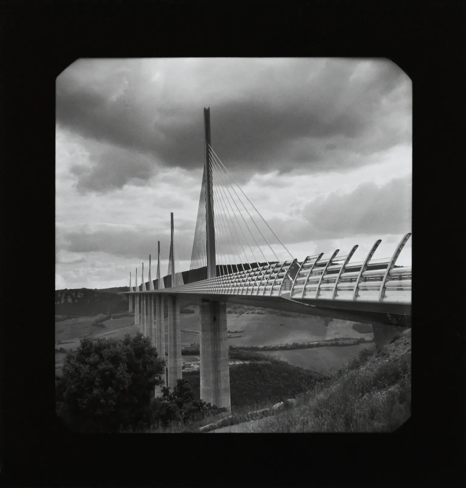 JANE HINTON, Viaduc de Millau, 2008