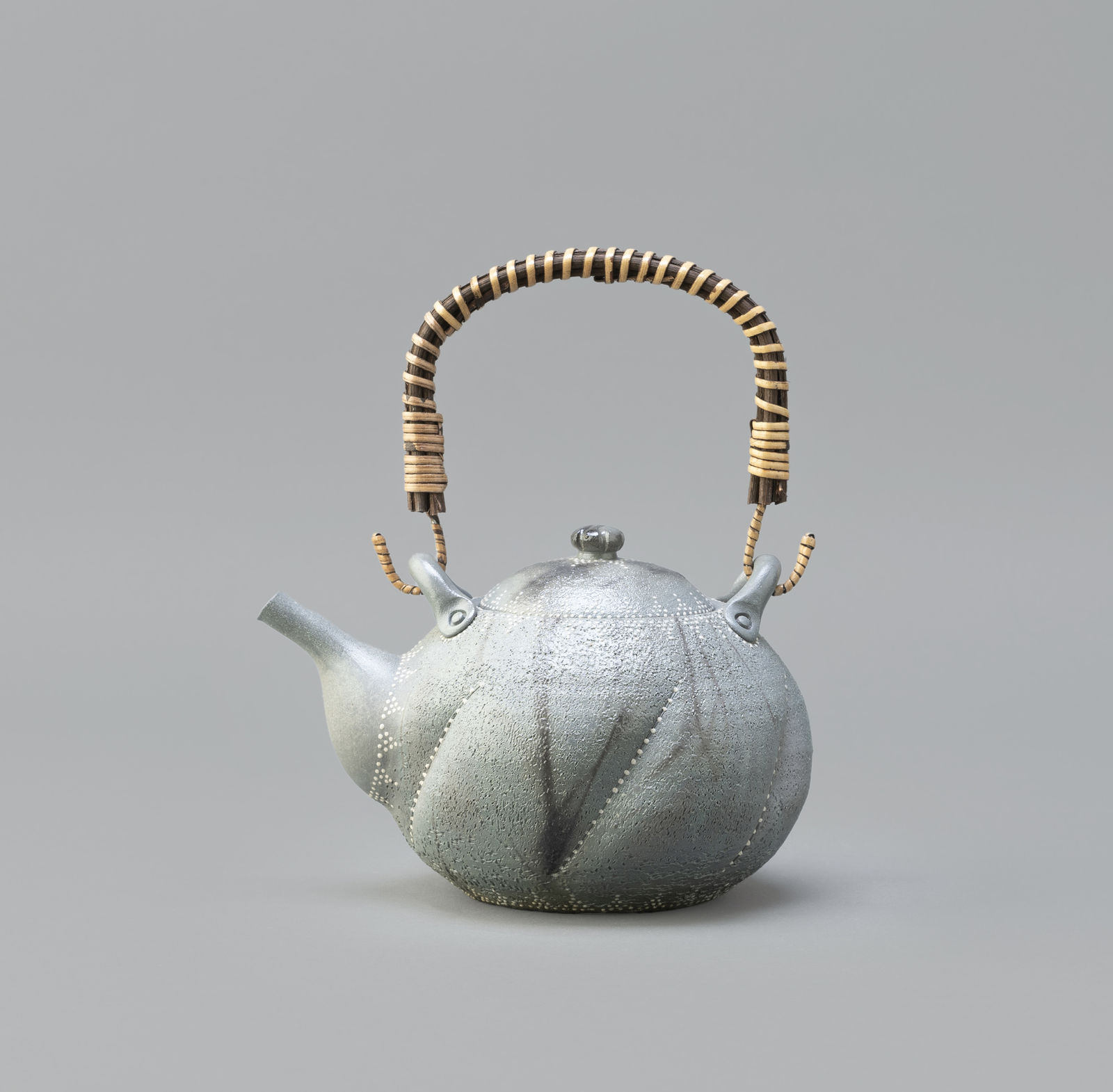 Suzuki Miki, Blue-Green Bizen Tea Pot with White-Slip Motifs, 2024