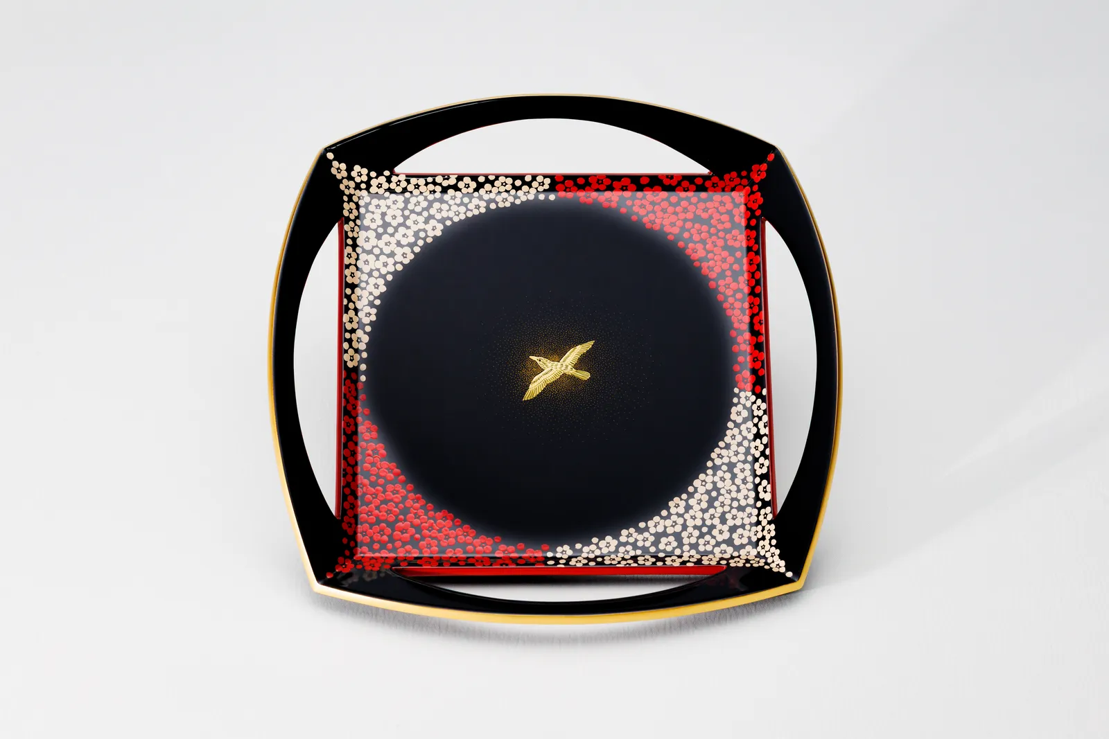 Mizushiri Satomi, Candy Box in Design with Maki-e “Red-and-White Plum Blossom Pattern” , 2020